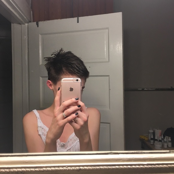 Meet your Posher, Leah - Picture 3 of 3